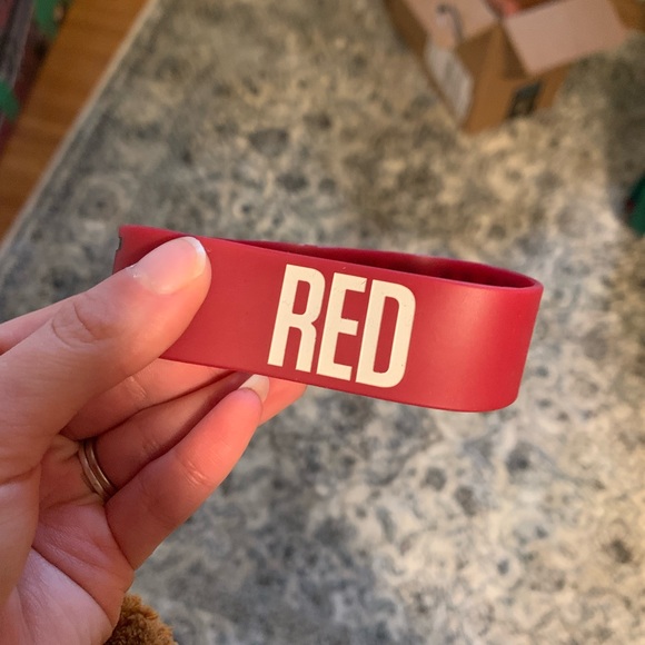 OFFICIAL Taylor Swift Red Tour Bracelet - Picture 3 of 3